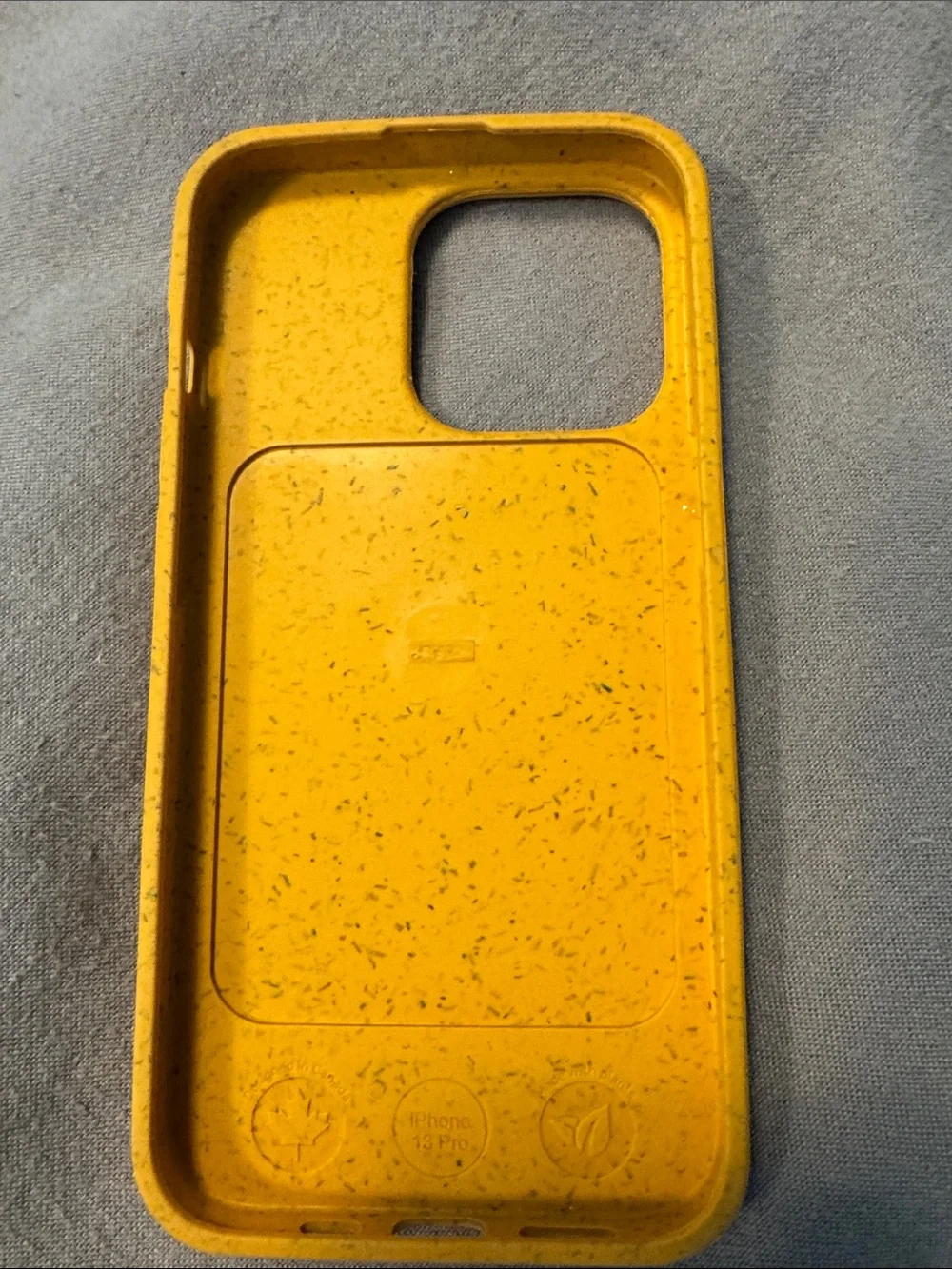 Pela Honeycomb Bee Yellow Eco-Friendly iPhone Case 13pro apple
